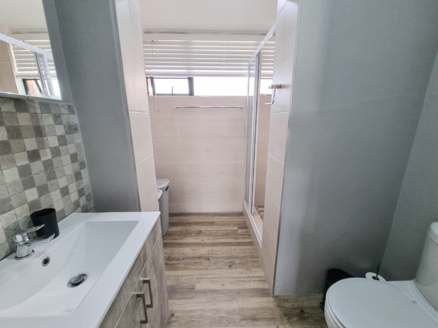 4 Bedroom Property for Sale in Sandbaai Western Cape